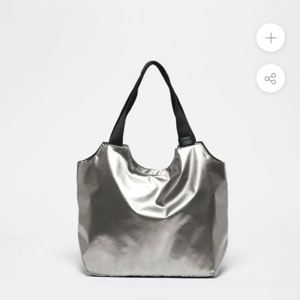 NWT Jack Gomme Thelma Tote in Metal